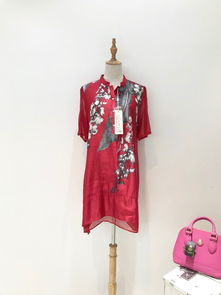 品牌女裝與鞋帽批發(fā)新趨勢(shì) 海波依爾夏裝休閑時(shí)尚貨源走份解析